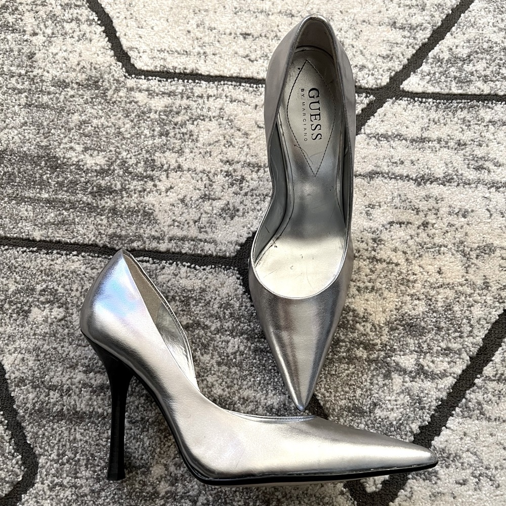 Guess by Marciano silver point toe pumps